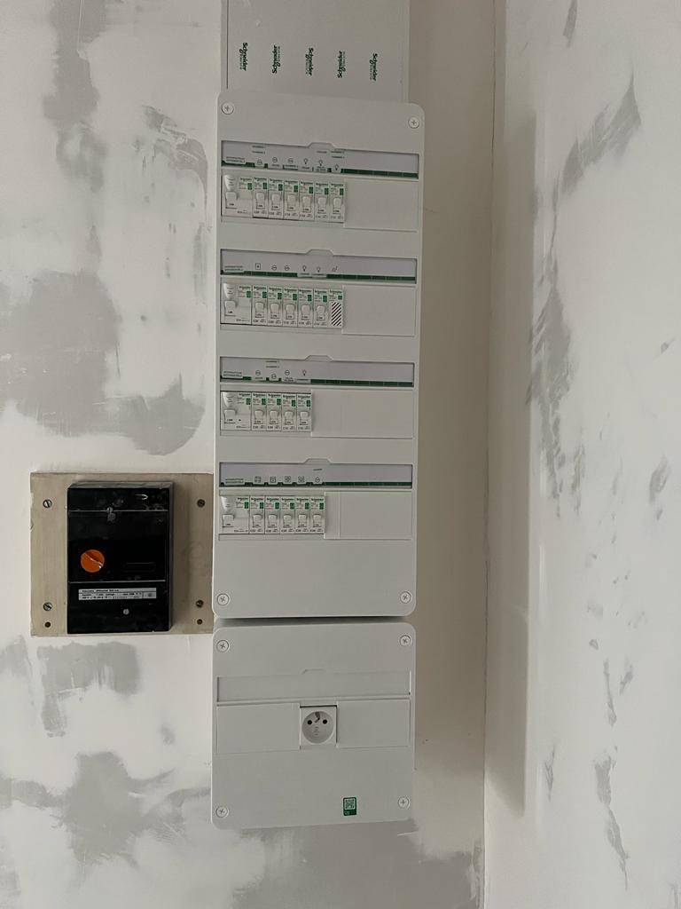 Entreprise générale du bâtiment pour travaux  d'électricité  dans tous locaux à Lyon