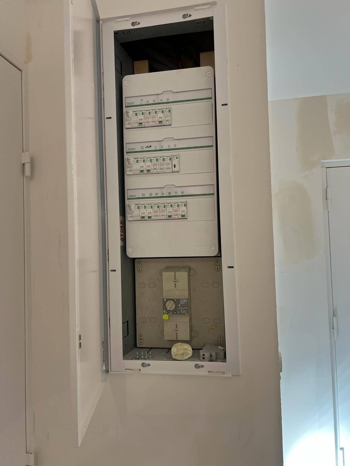 Mise aux normes et rénovation d’une installation électrique dans un appartement ancien à Lyon 6ème