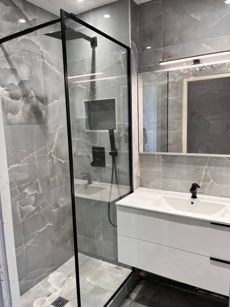 Rénovation intérieur complète d'un appartement avec salle de bain, salon et parquet à Lyon 2 Bellecour
