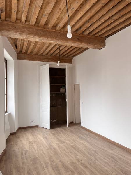 Comment rénover un appartement haussmannien à Lyon tout en conservant son cachet d’origine ?